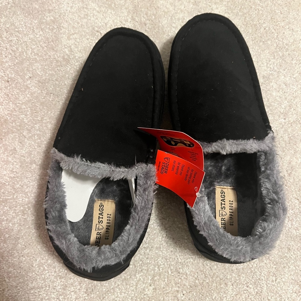 NWT Deer Stags Black Slippers with Gray Lining
